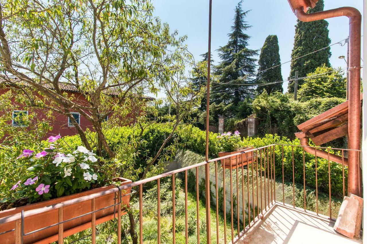 Appartamenti Presso Cascina La Melagrana コスティリオーレ・ダスティ エクステリア 写真