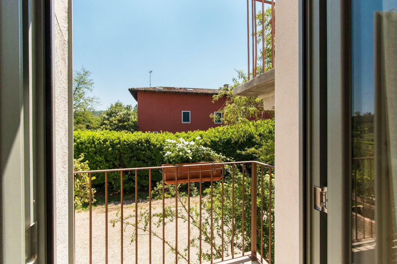 Appartamenti Presso Cascina La Melagrana コスティリオーレ・ダスティ エクステリア 写真